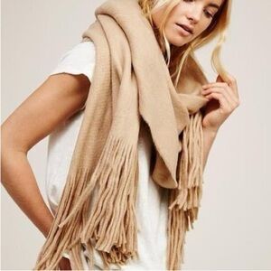 🔴SOLD🔴Free People Oversized Kolby Brushed Fringe Scarf Tan